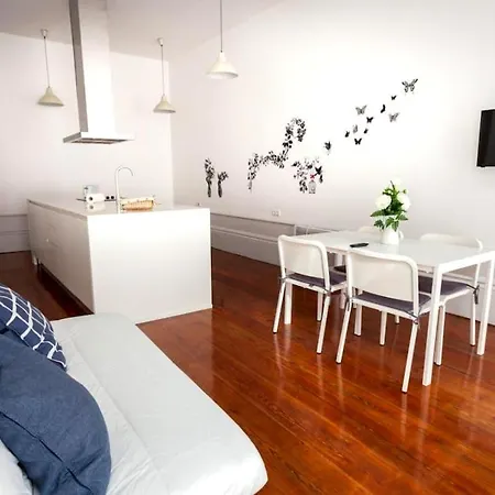 Apartamento Com Vista Para A Cidade * Lisboa
